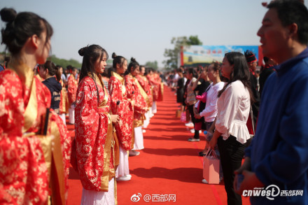 西安汉城湖举办“千名学子成人礼”