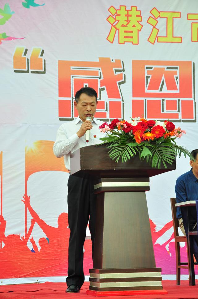 潜江市竹根滩高级中学举办2018届学生成人礼仪式