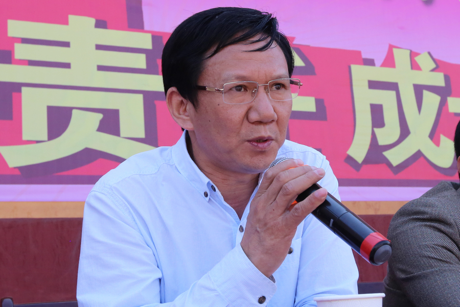 《德育报》副总编辑、执行总编王晨光发表热情洋溢的青春寄语全国著名心理教育专家曲连坤做精彩点评