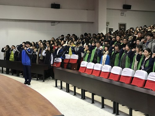 淮安工业中专隆重举行成人仪式