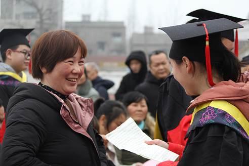 潜江中学举行2019届高考百日誓师大会暨成人礼仪式